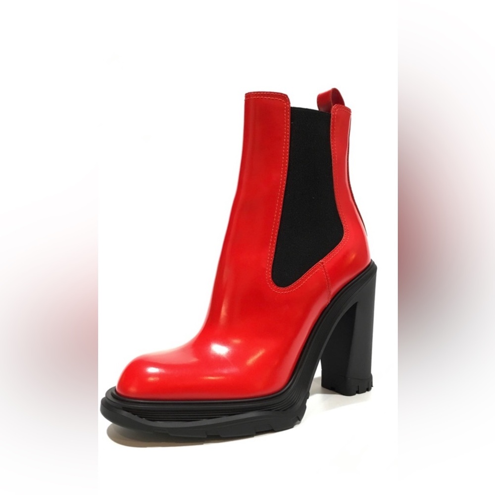 TRADE ALEXANDER MCQUEEN CHELSEA BOOTS -RED LEATHER -SIZE 37.5 / 7.5 US , NEW